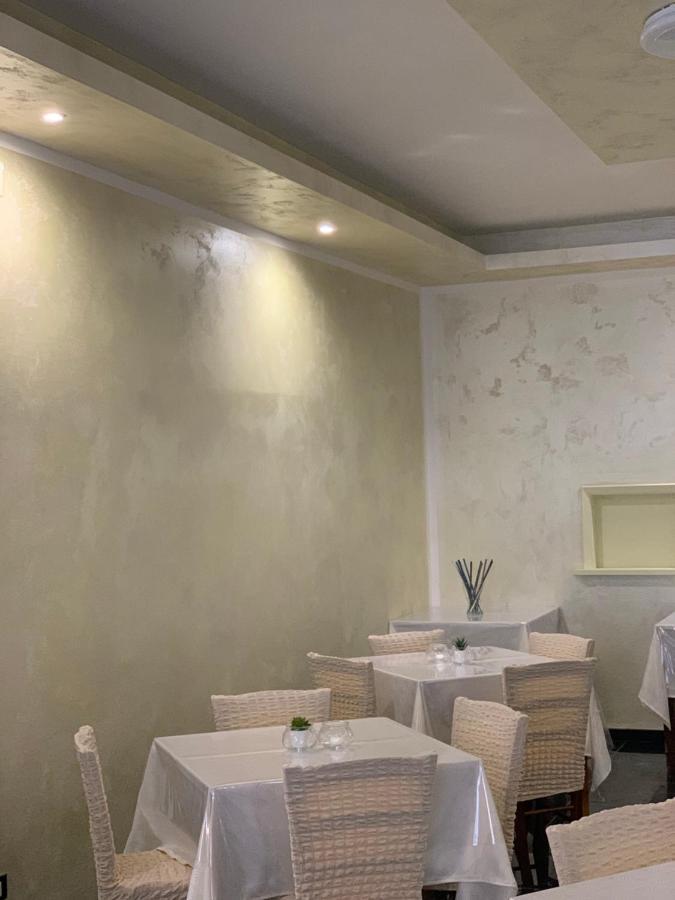 Hotel Neyra Beach Rimini Exterior photo